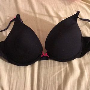 Black push up bra